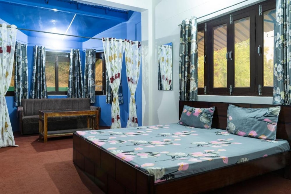 Goroomgo Bloom Homestay Cafe Almora view 3