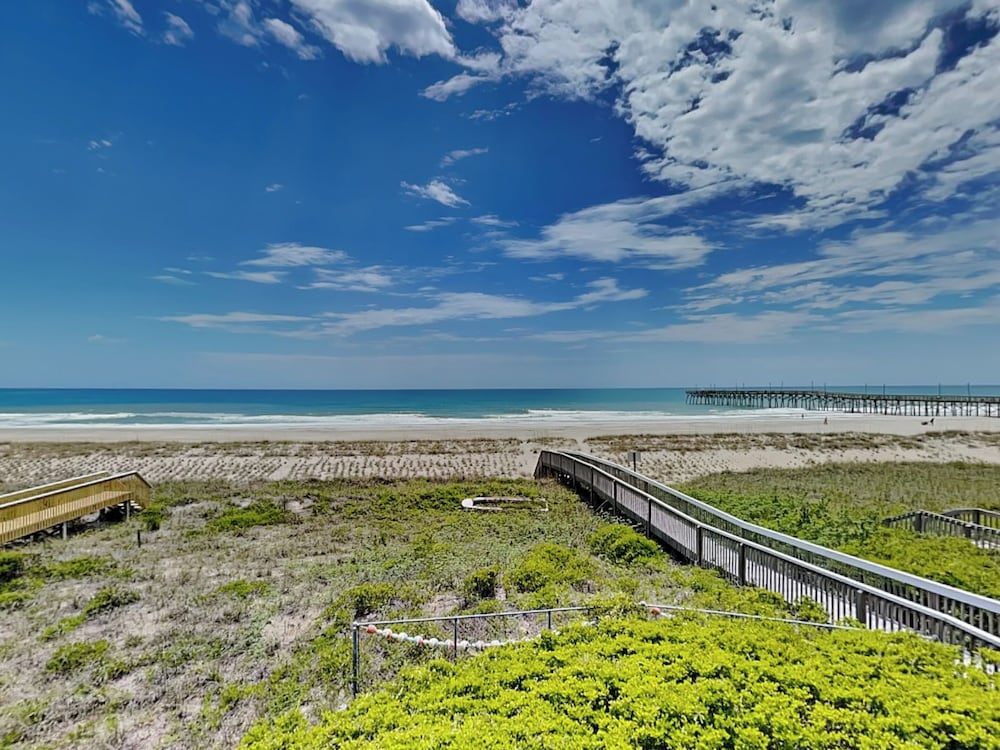 Sunshiny Daze by Topsail Realty