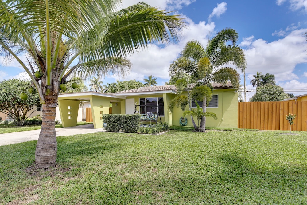 Hollywood Vacation Rental ~ 4 Miles to the Beach view 3