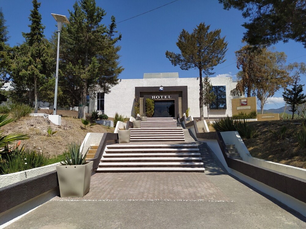 Pachuca Vacations - Hotel Universitario UAEH - Property Image 3