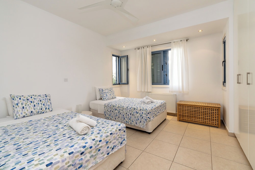 Luxury Villa Niki Steps To Vrysudi Beach