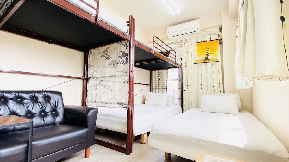 GUEST HOUSE B's Five II - Hostel