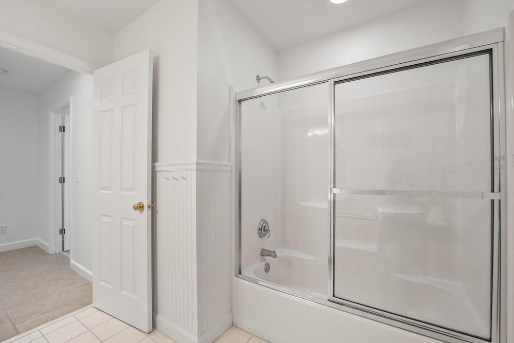 723 Seahorse Road - Newly Renovated, 5-bedroom Oceanside Home