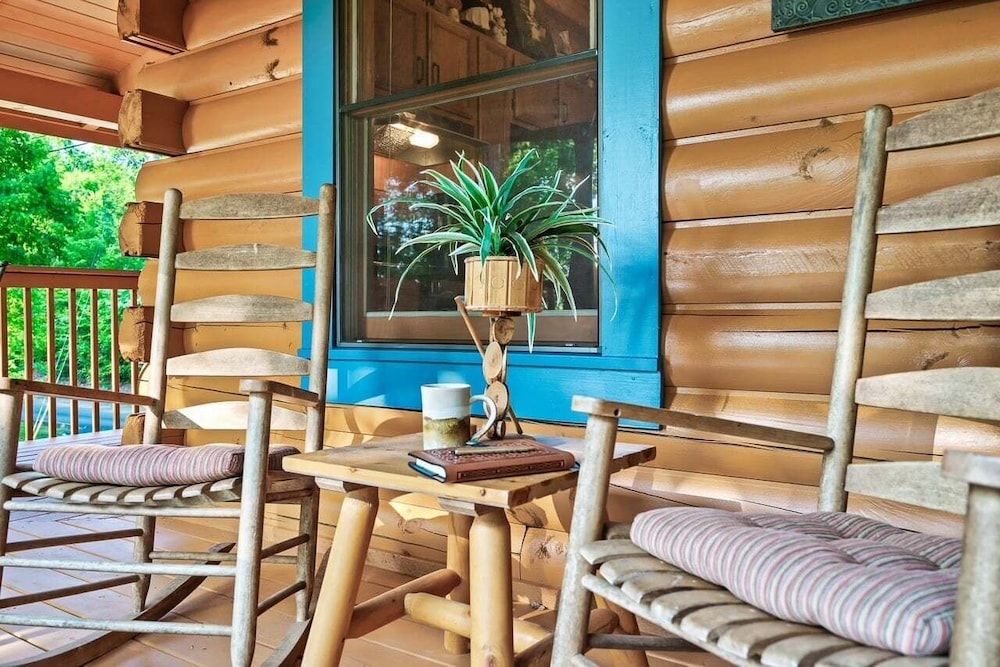 Manaaki - The Happy Cabin 2 Bedroom Cabin