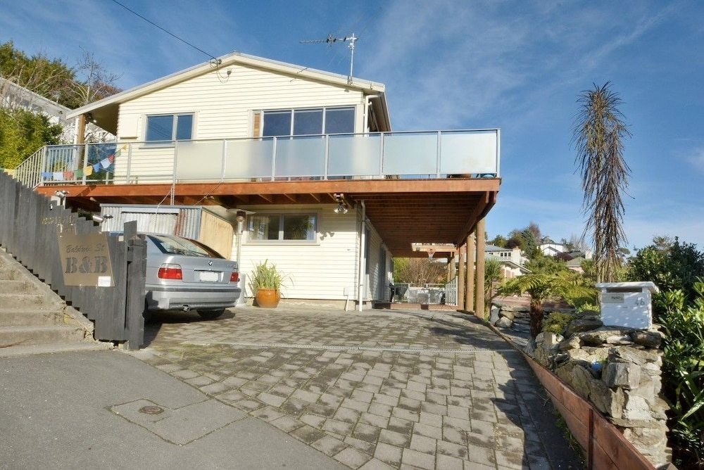 Baldwin Street BNB