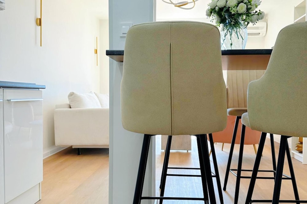 Sea View Apartment Rijeka-free Parking-6 People