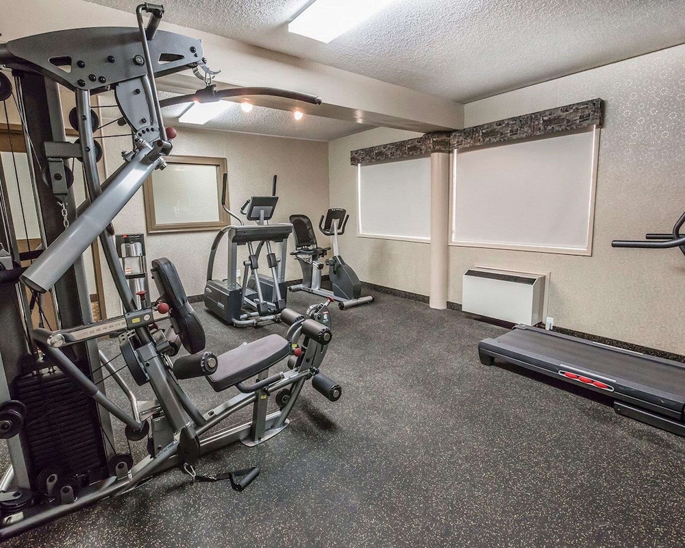 Red Deer Vacations - Quality Inn  Conference Centre - Property Image 7