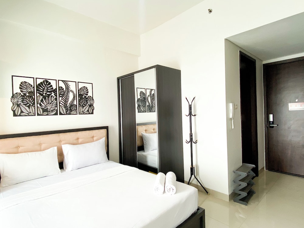 Monochromatic Studio At Lrt City Bekasi Apartment