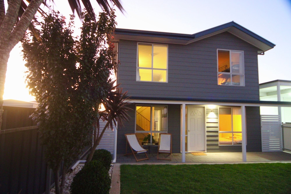 Saltwater Breeze - Ocean Views 5BR Beach House