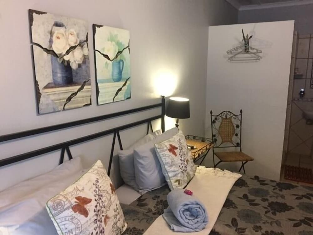 Hlulala Guesthouse