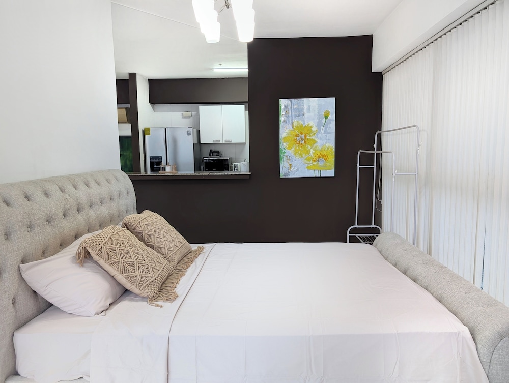 YC 1701l Apartamento 2 BDR Av Balboa