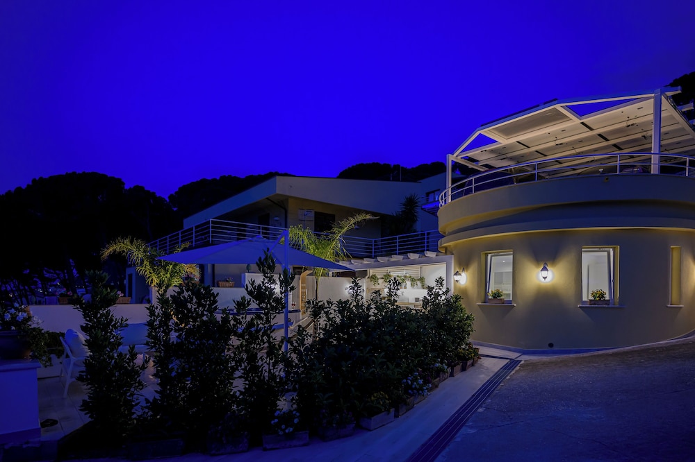BM SUITE VILLA