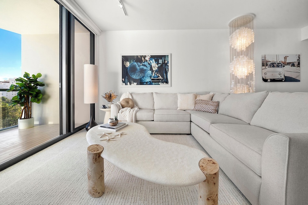 Luxury Vacation Rentals in South Beach by LRMB