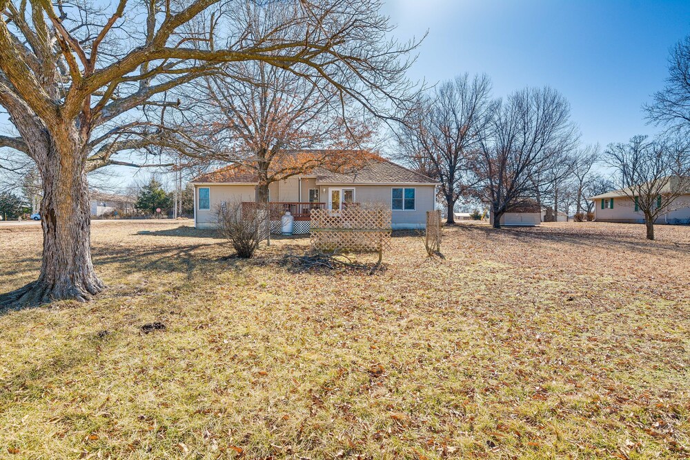 Stockton Home w/ Deck & Gas Grill ~ 1 Mi to Lake! view 4
