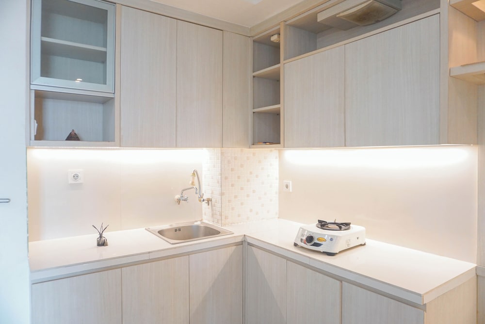 Comfy And Modern 2Br Grand Kamala Lagoon Apartment