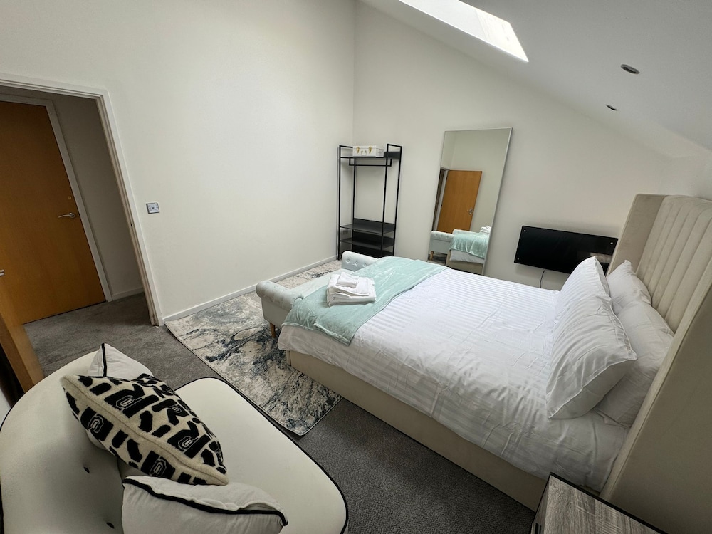 Luxury Loft Style 2 Bed Apartment Next to Excel/o2