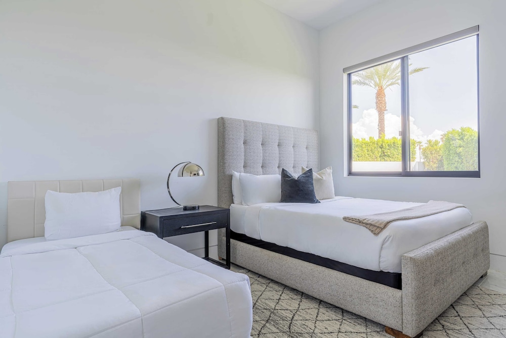Sleeps 28 2 Luxe Villas w/ Pickleball Court Bravo Villas Dorada by Avantstay