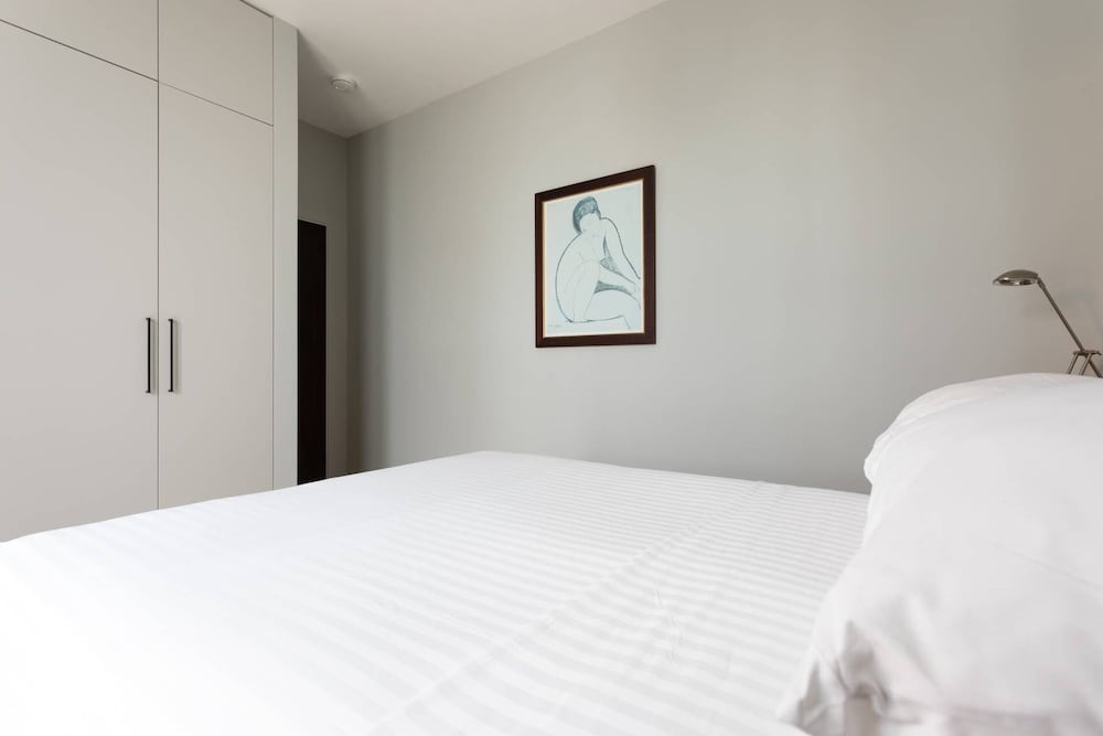 Redcliffe Square XII by Onefinestay