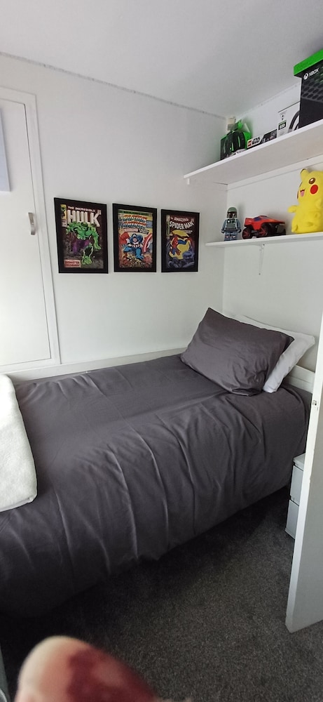 Humphreys Home From Home pad - 3 Bedroom House view 5