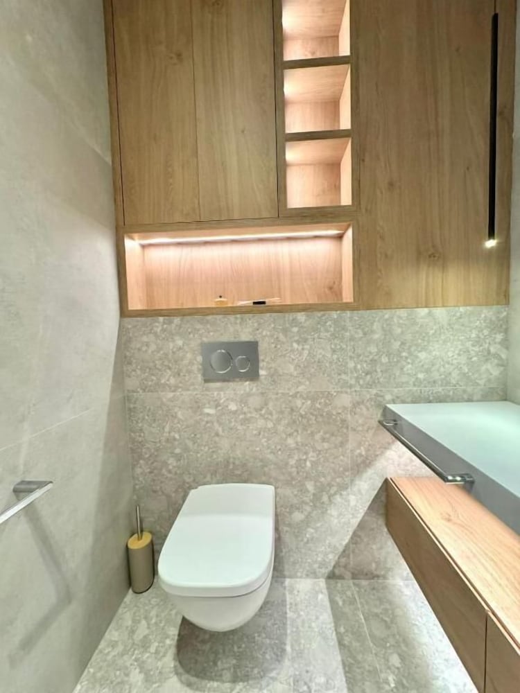 Onia Luxury Escape