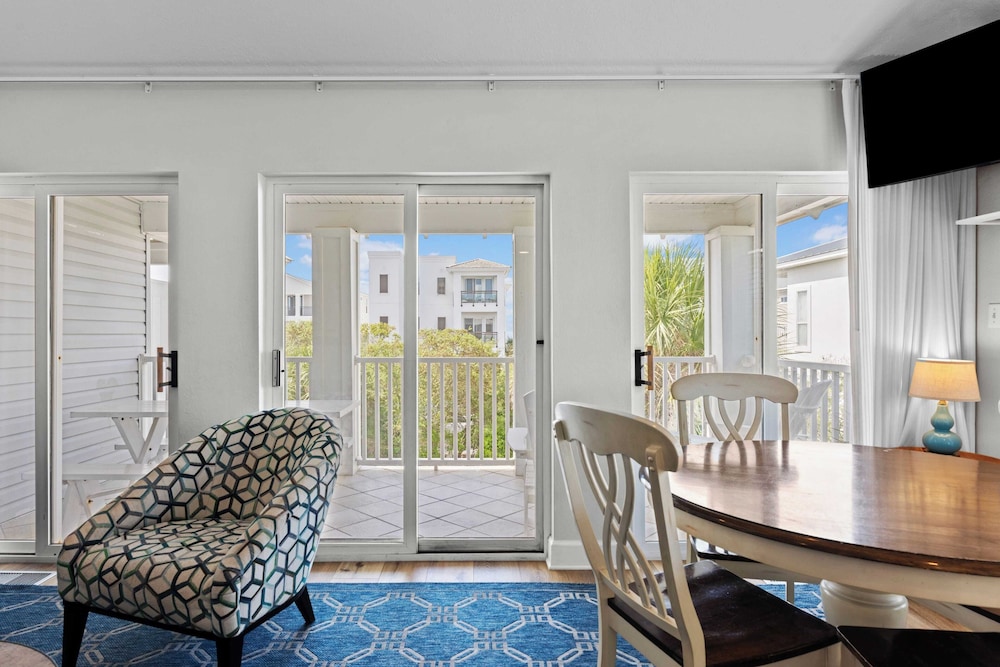 A Perfect Summer West by Avantstay Private Pool & Bikes
