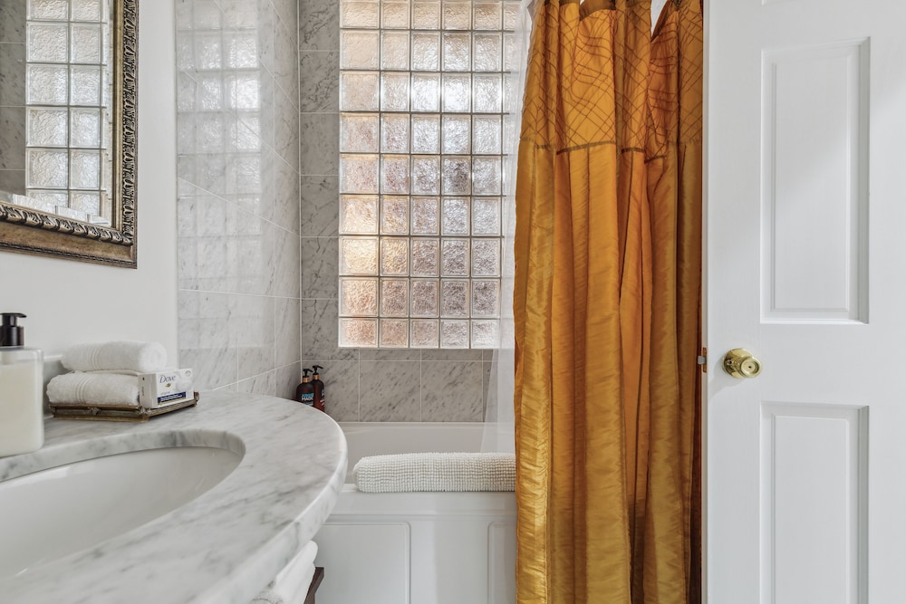 Columbia Vacations - The Columbia Inn at Peralynna Manor - Property Image 87