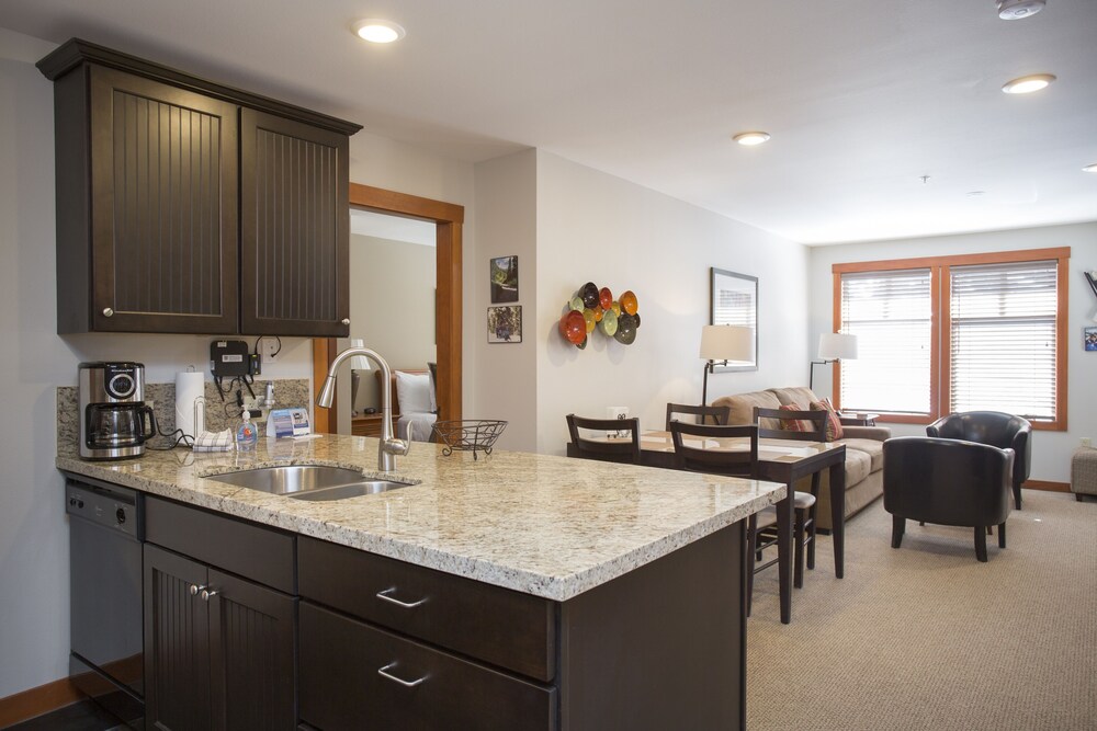 Eagle Springs East 1 & 2 Bedroom Condos