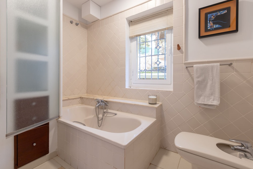 Axarqu a in Malaga With 2 Bedrooms and 1 Bathrooms