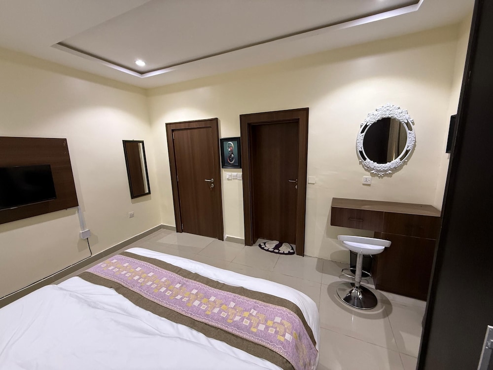 Trinity Shortlet Apartment