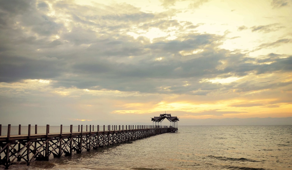 Borneo Eagle Resort
