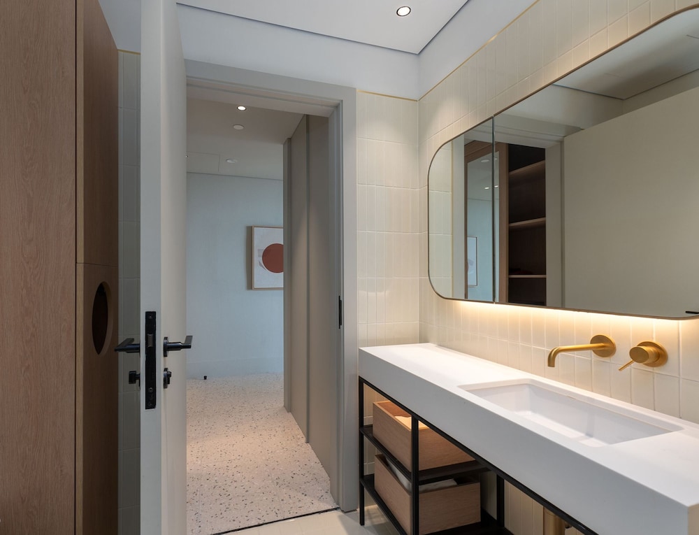Business Bay Trendy Studio w Pool and Gym