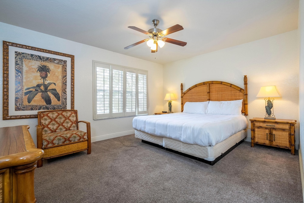 3132 CA - Charming Townhome Retreat