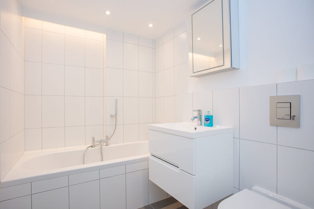 Newly Refurbished Modern 3 Bedroom Apartment in Affluent Fulham