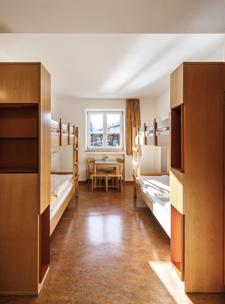 DJH Garmisch- Partenkirchen - Hostel view 2