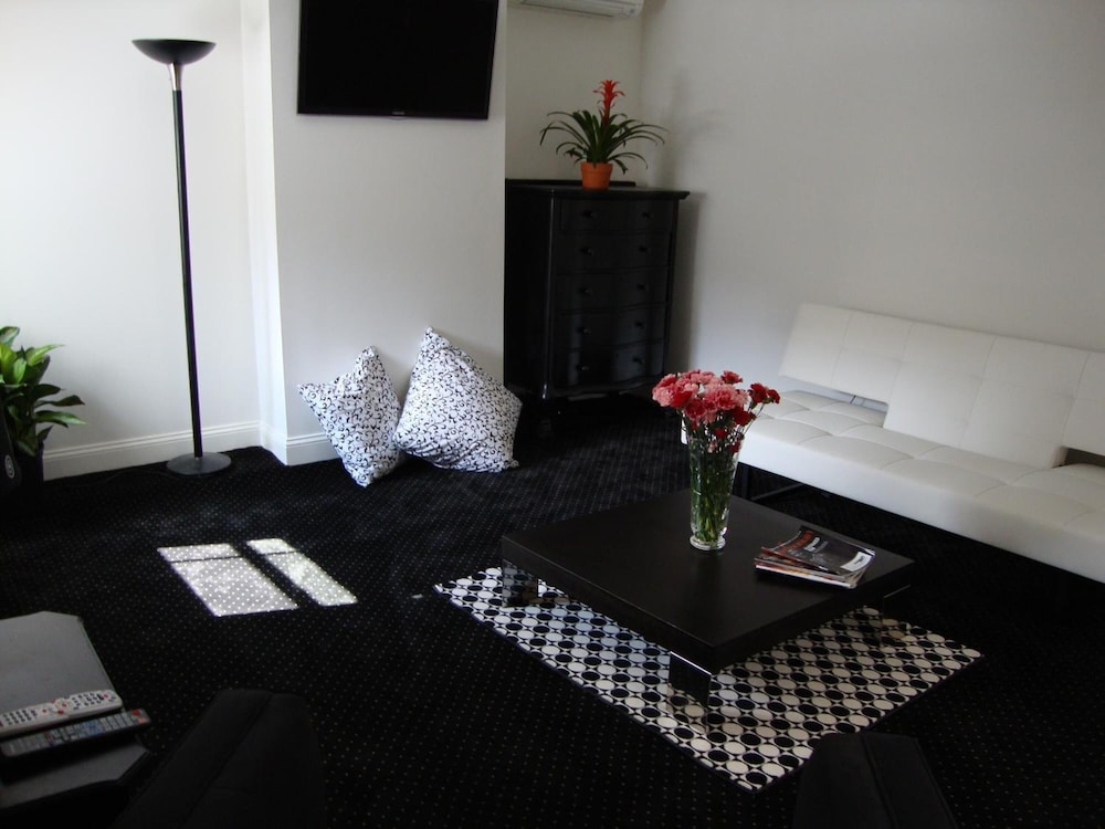BlancNoir Bed & Breakfast