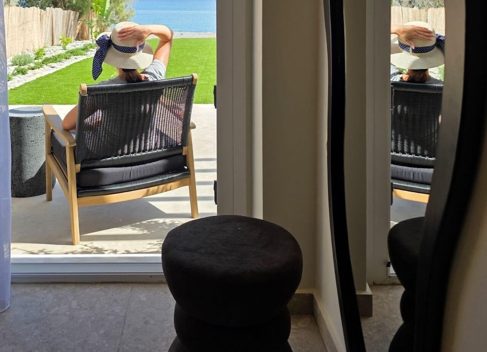 JM Dēos Suites