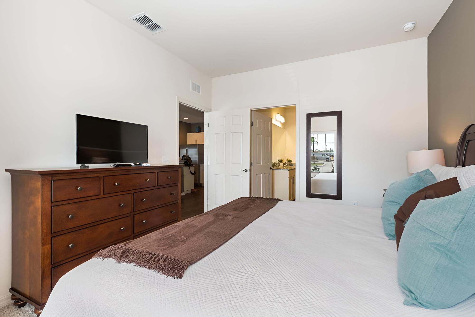 West Lucaya 3224 - Image 4