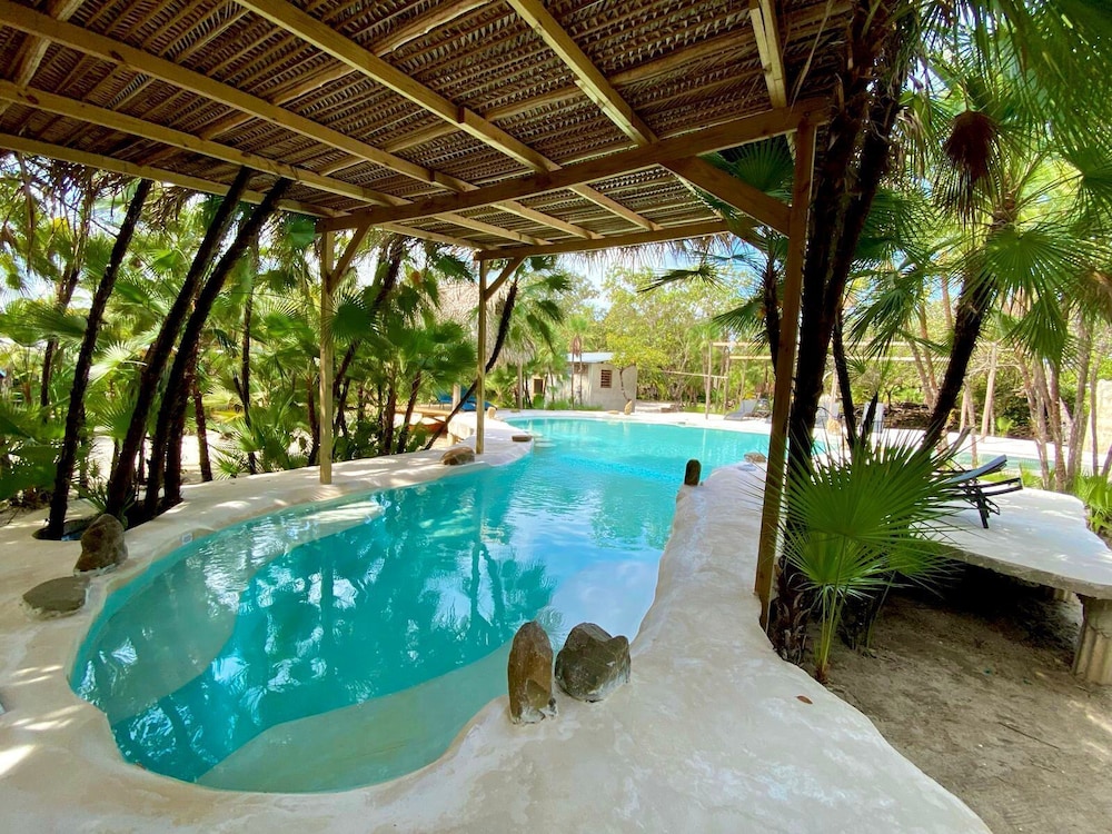 Kin Resort Lodge