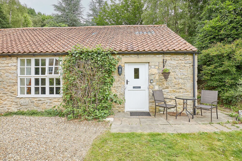Host Stay Heron Cottage view 4