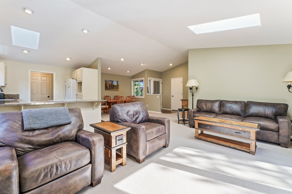 6 Dutchman 3 Bedroom Home