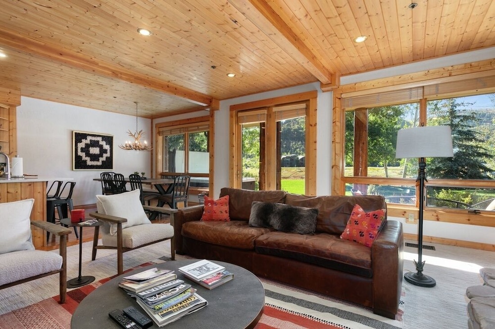 301 - Three Bedroom with Spa Bristlecone 3 Condo