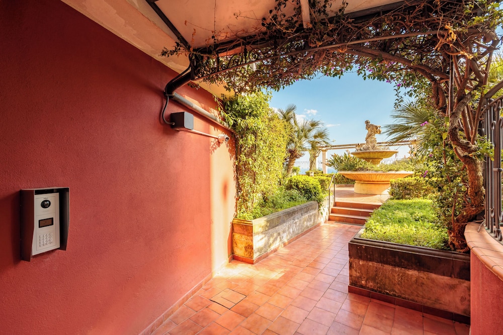 Terrazza Aphrodite by Napoliapartments