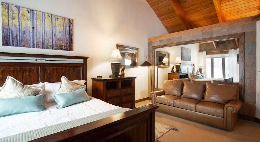 Pinnacle at Deer Valley Resort - Four Bedroom Condo with Hot Tub #1263 4 Condo