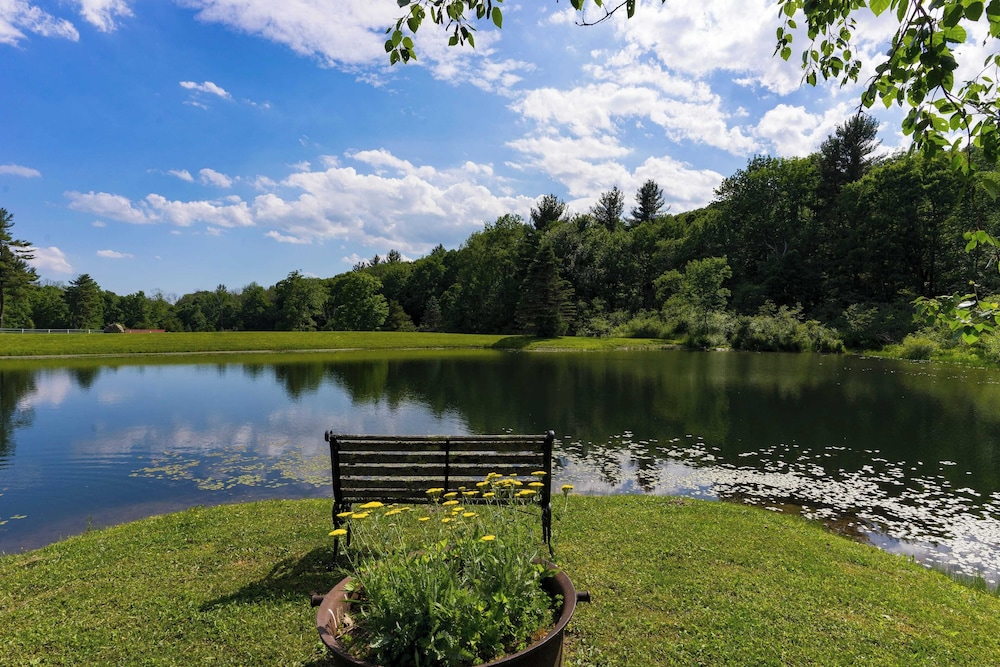 Secluded Berkshires Estate + Private Pond/pool,theater, Gym Sunny Pond