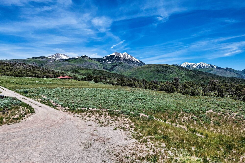 Pet-friendly Moab Cabin w/ Mtn Views & Bbq! view 3