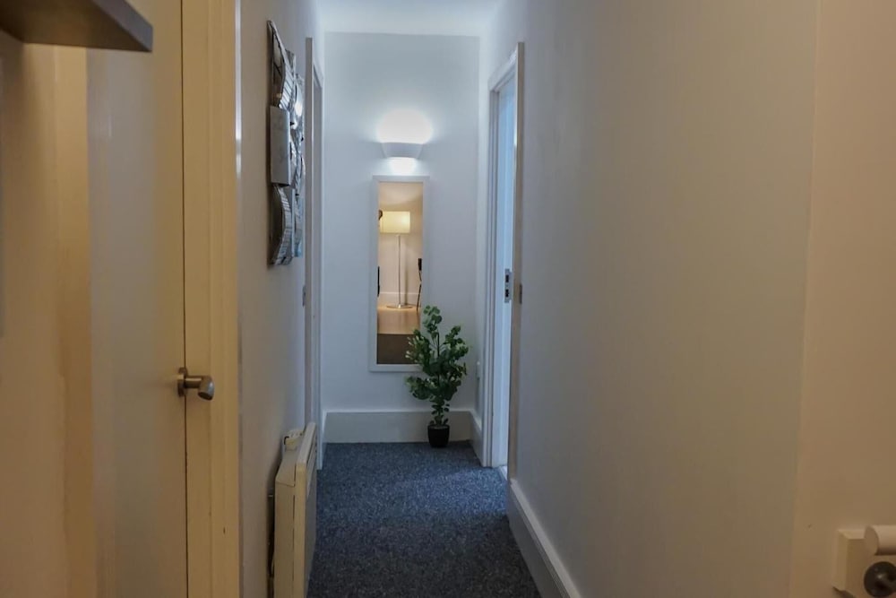 City Centre Chic Apartment With 2 Bedrooms