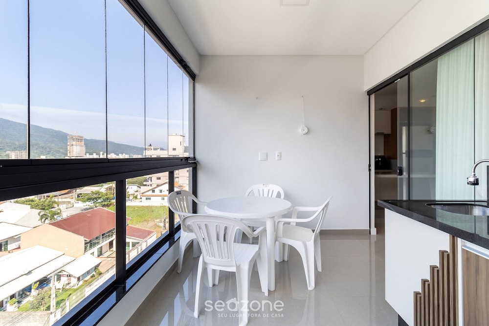 Cozy Apt 550m From the Beach in Porto Belo Lnb502