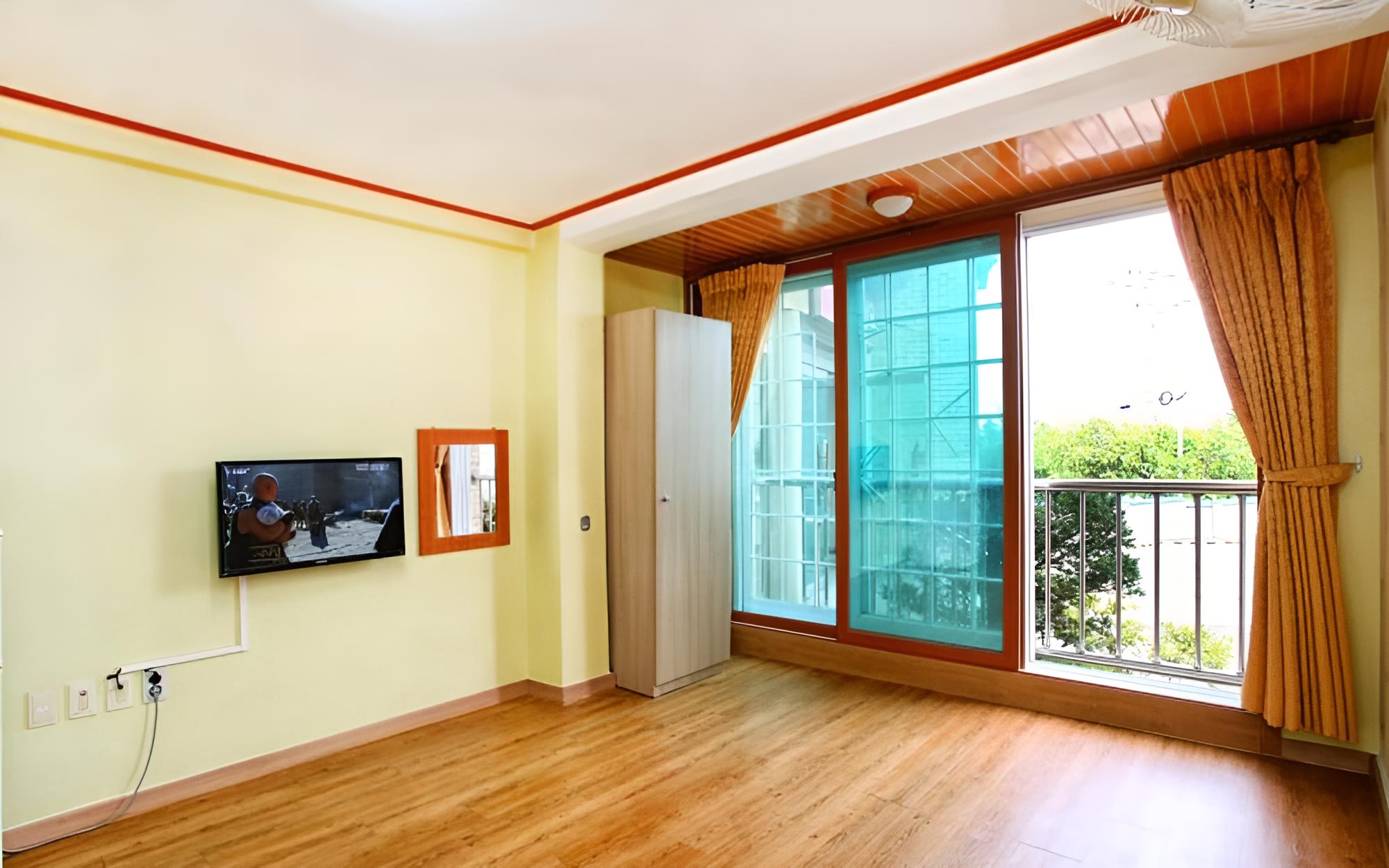 Donghae Sunny Castle Pension view 2