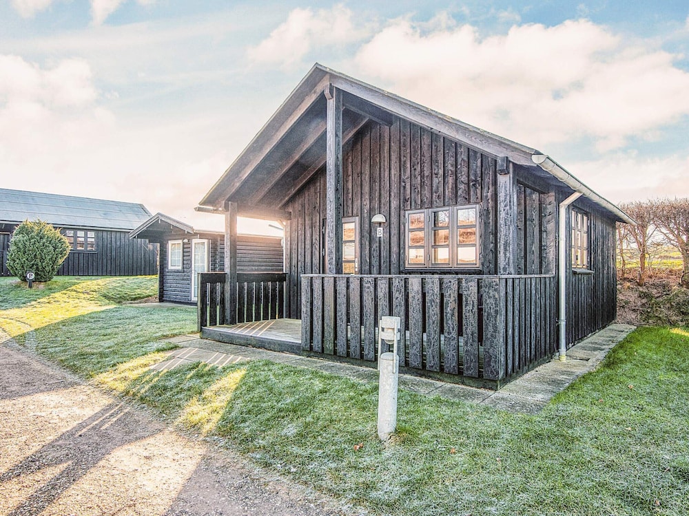 5 Person Relaxing Holiday Park Home in Ronde