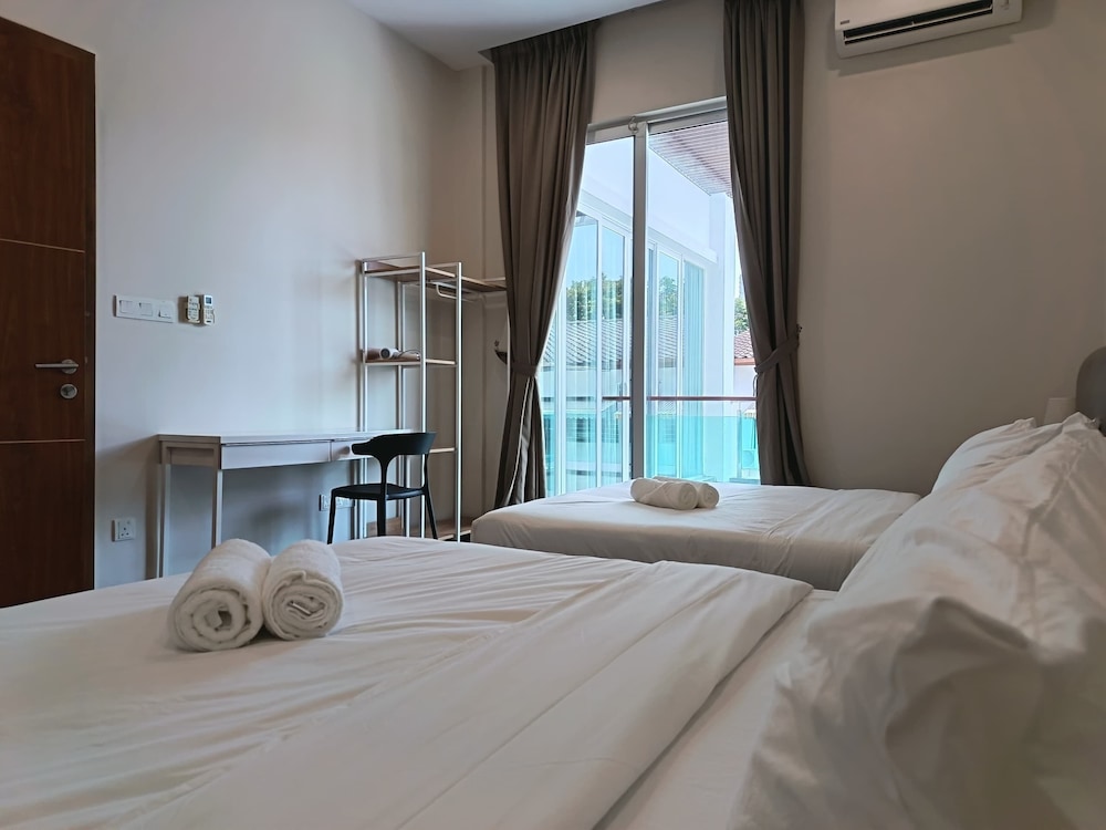 myRoom at 11 J Adams